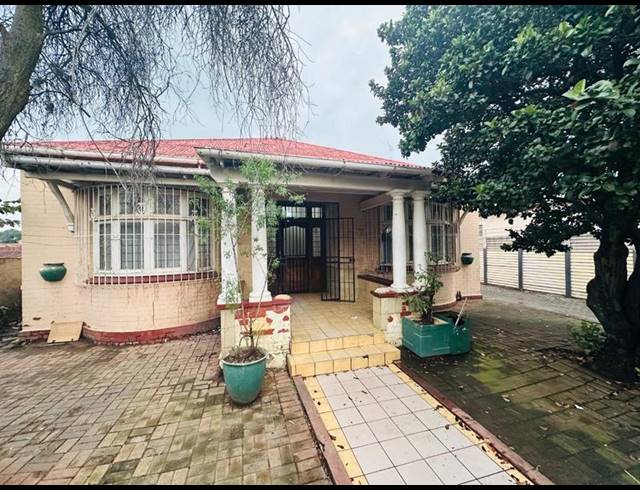 6 BEDROOM HOUSE FOR SALE IN GERMISTON STATION